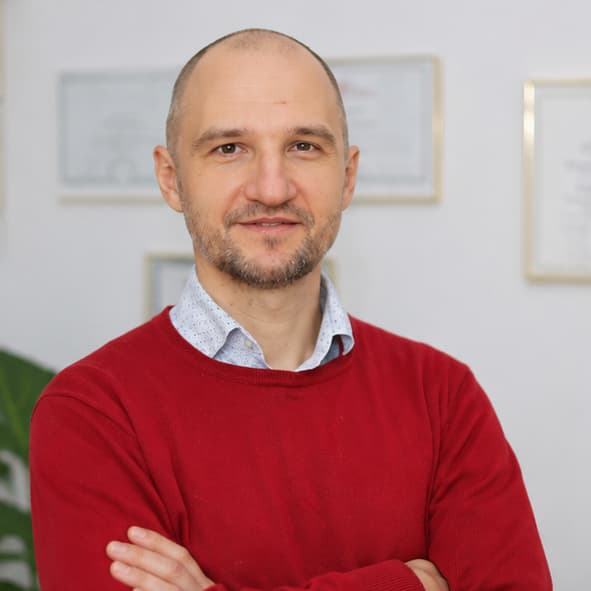 Portret mgr D.O. Michała Jachymka, osteopaty i fizjoterapeuty w Ząbkach.